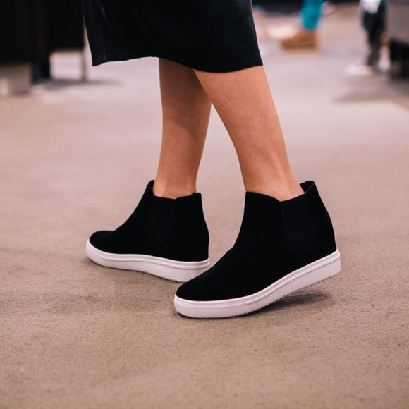 Steve Madden Shoes - Steve Madden Sultan Sneaker